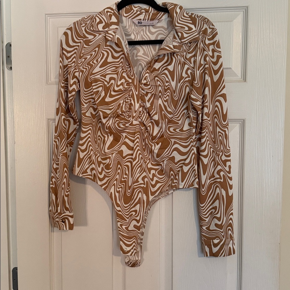 SO Beige and Cream Swirl Top